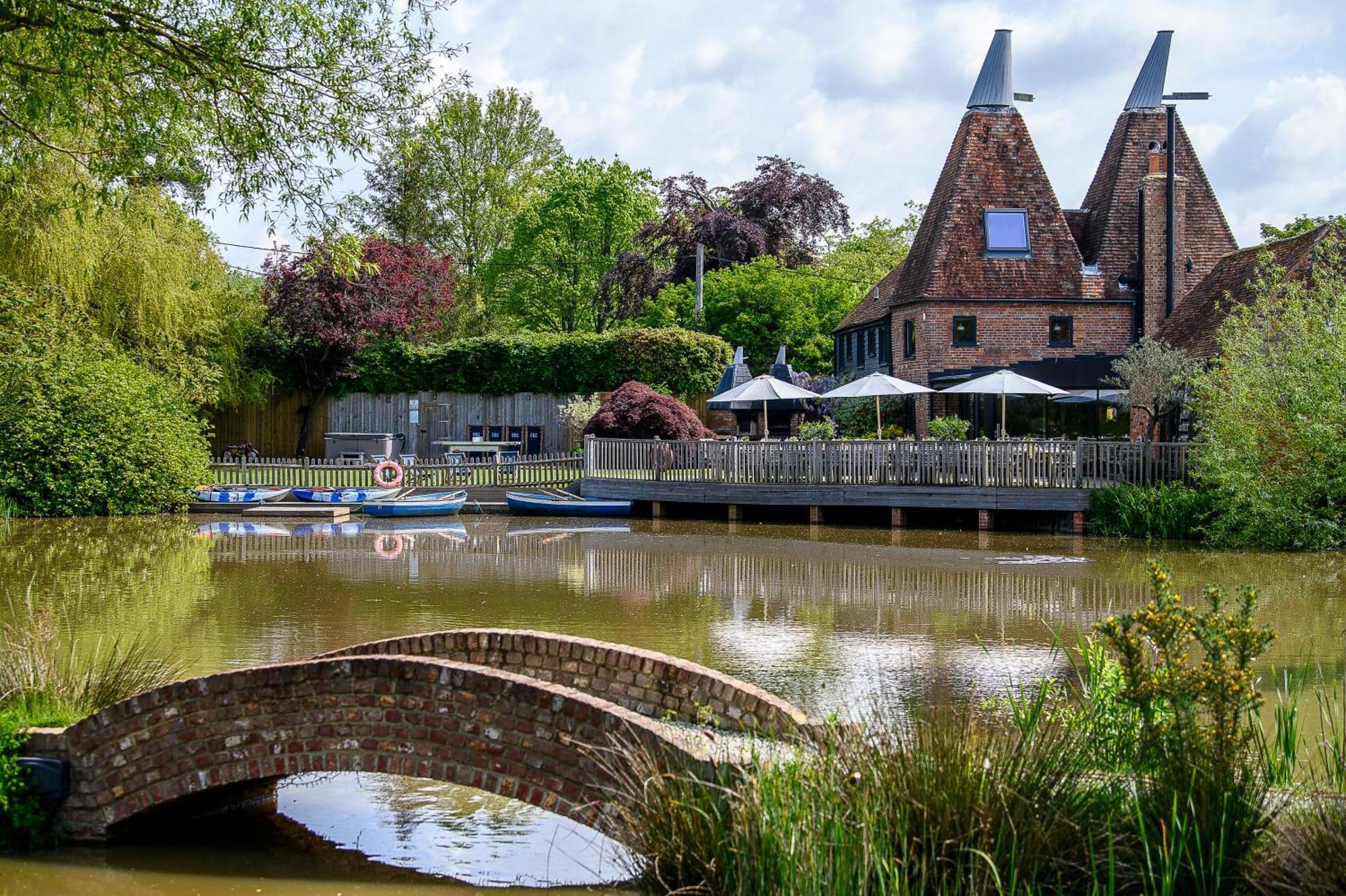 Vineyard Oast Sleeps 25 Villa Wavehorne Buitenkant foto